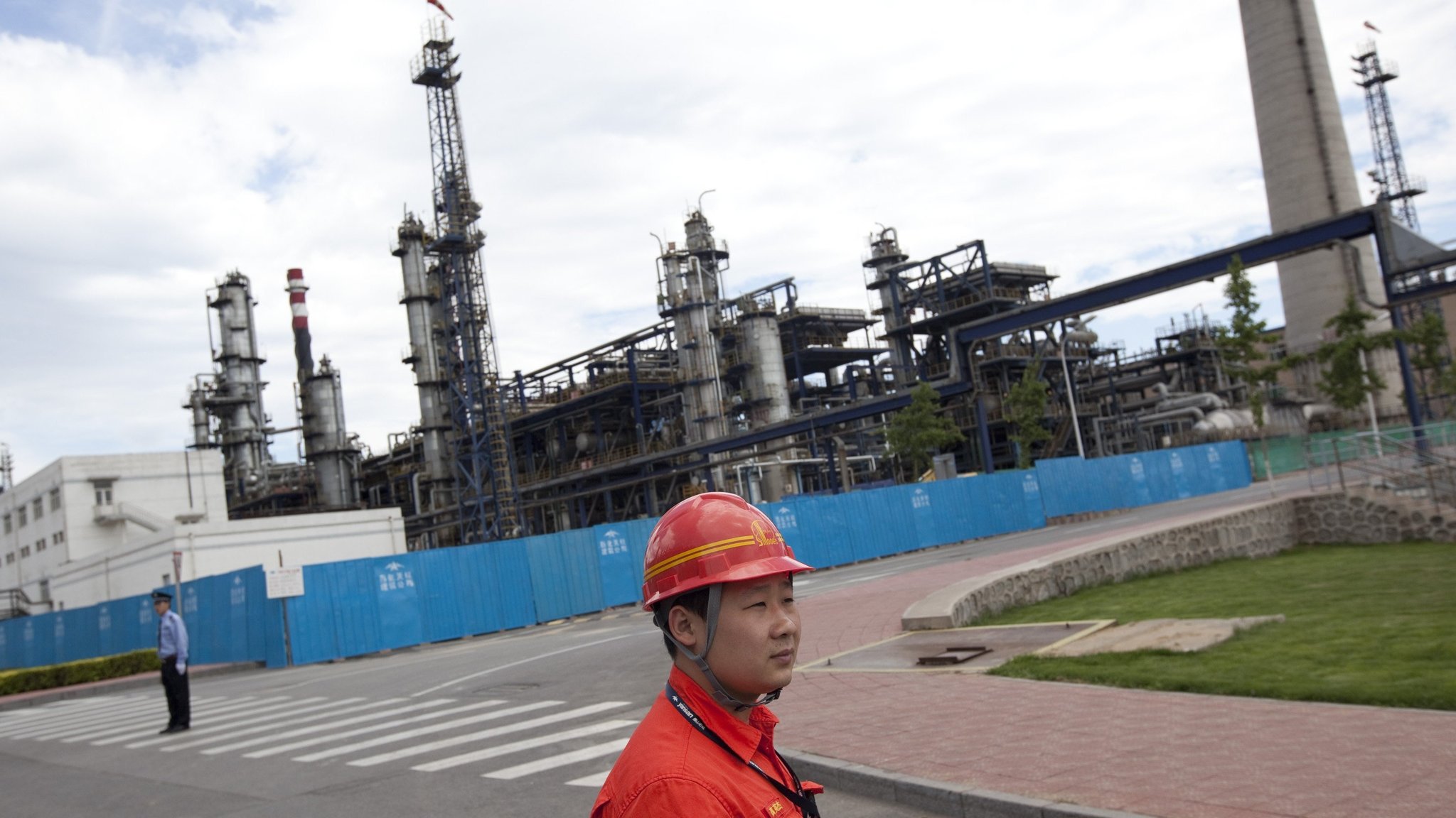 Exceso de capacidad: La refinerías chinas reducirán su tasa de procesamiento en 2021