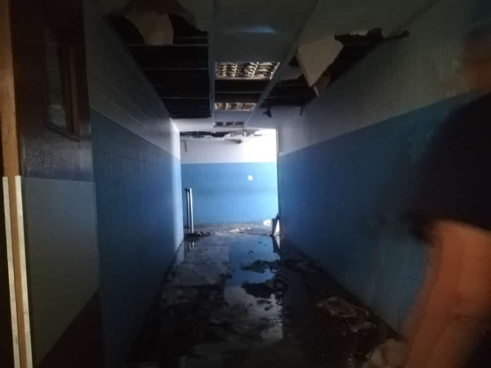 Pacientes del hospital Adolfo Pons de Maracaibo fueron evacuados a otros recintos médicos tras incendio (FOTOS)