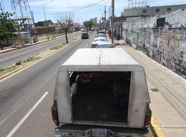 Maracaibo en su laberinto: A oscuras, sin agua y ahora sin gasolina