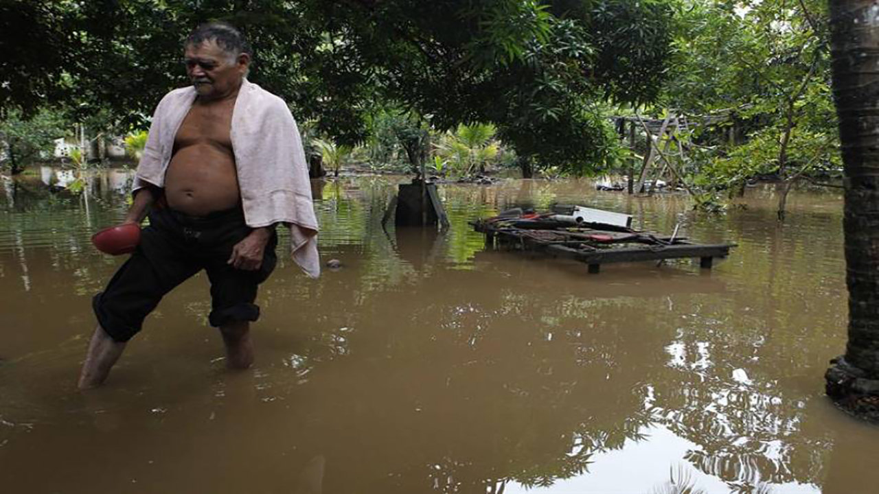 Cuatro muertos y 455 personas albergadas en El Salvador por intensas lluvias