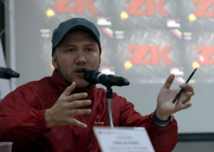Presentador chavista Carvajalino la agarró con Chyno Miranda por condenar disturbios en EEUU (Video)