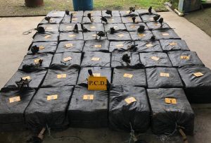 Guardacostas estadounidenses capturan a siete venezolanos con 4.200 kilos de cocaína en aguas colombianas