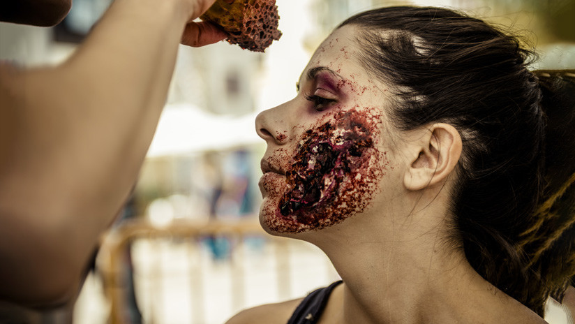 Confunden el maquillaje zombie de una mujer con grave enfermedad médica (Fotos)