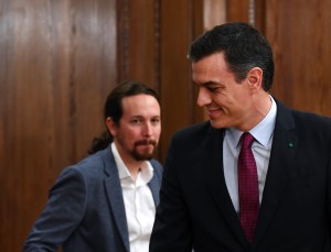 Iglesias y Zapatero habrían exigido a Sánchez que no recibiera a Guaidó