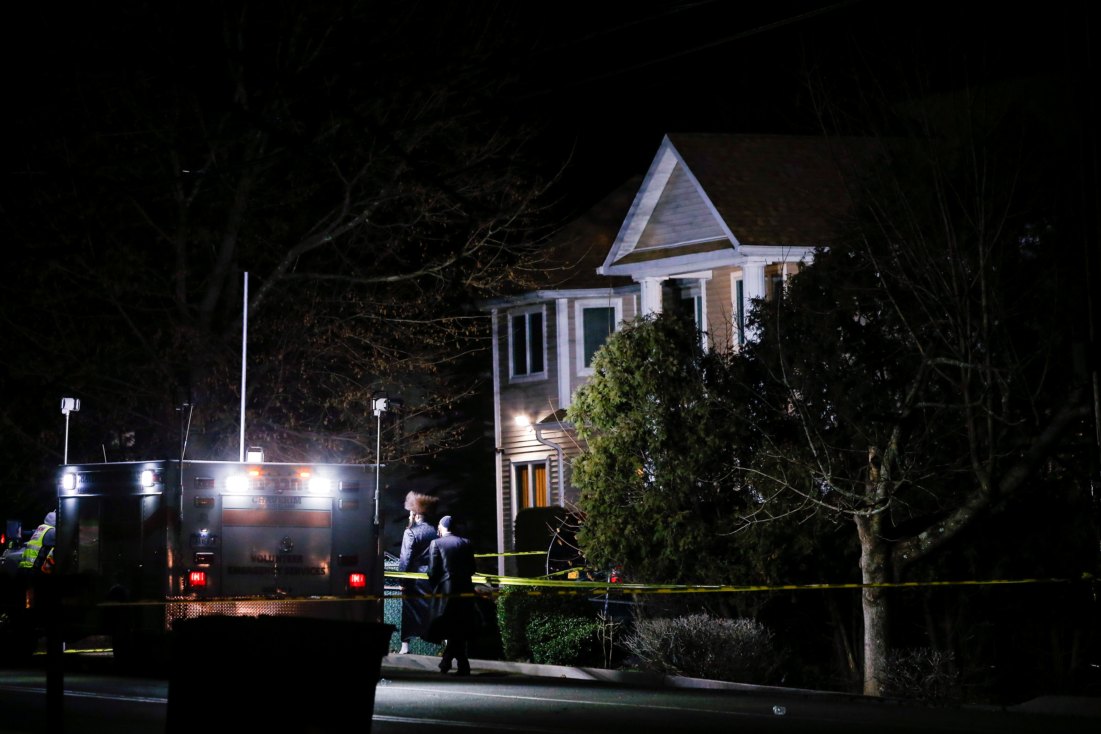 Gobernador de Nueva York califica un ataque con cuchillo en casa de rabino como terrorismo doméstico