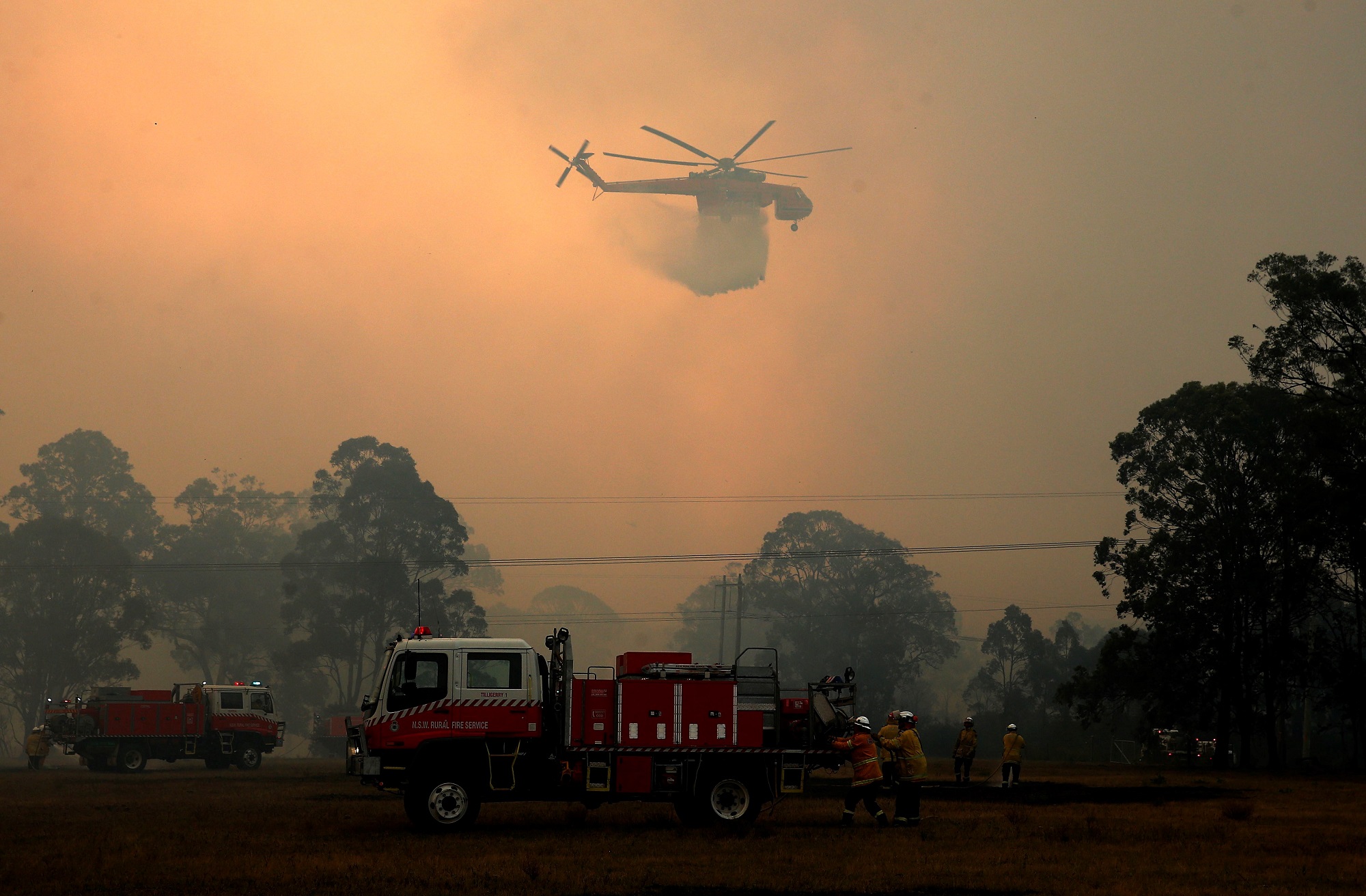 Australia combate centenares de incendios en condiciones catastróficas