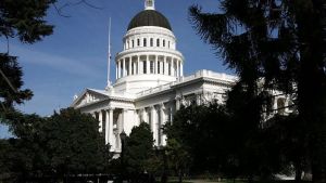 California rechaza la prohibición de cirugía intersexual para algunos niños