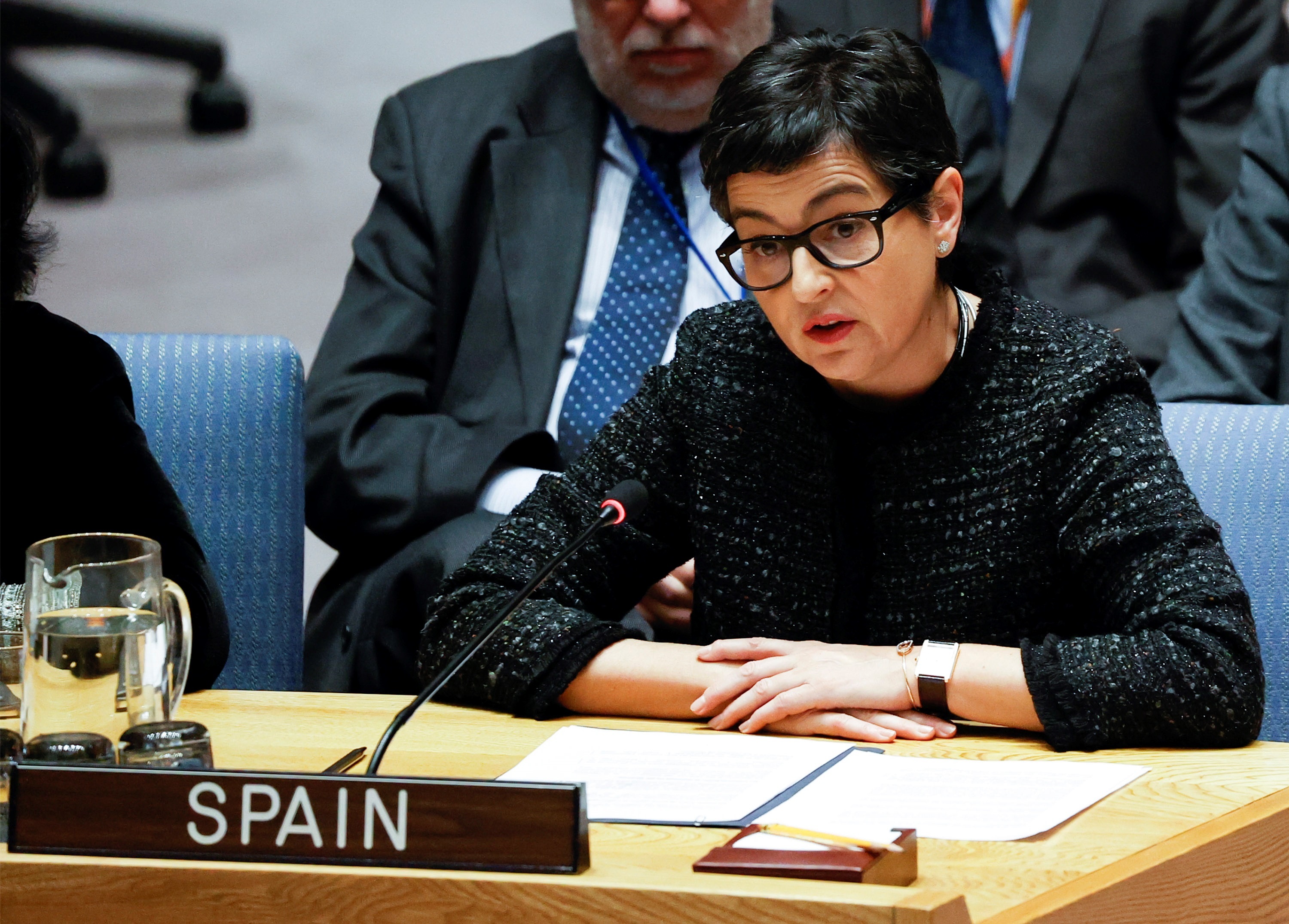 Ministra española finge demencia y asegura que “no sabe nada de las maletas” de Delcy Eloína