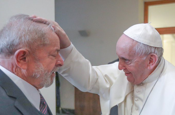 El papa Francisco asegura estar “contento” de ver a Lula Da Silva libre