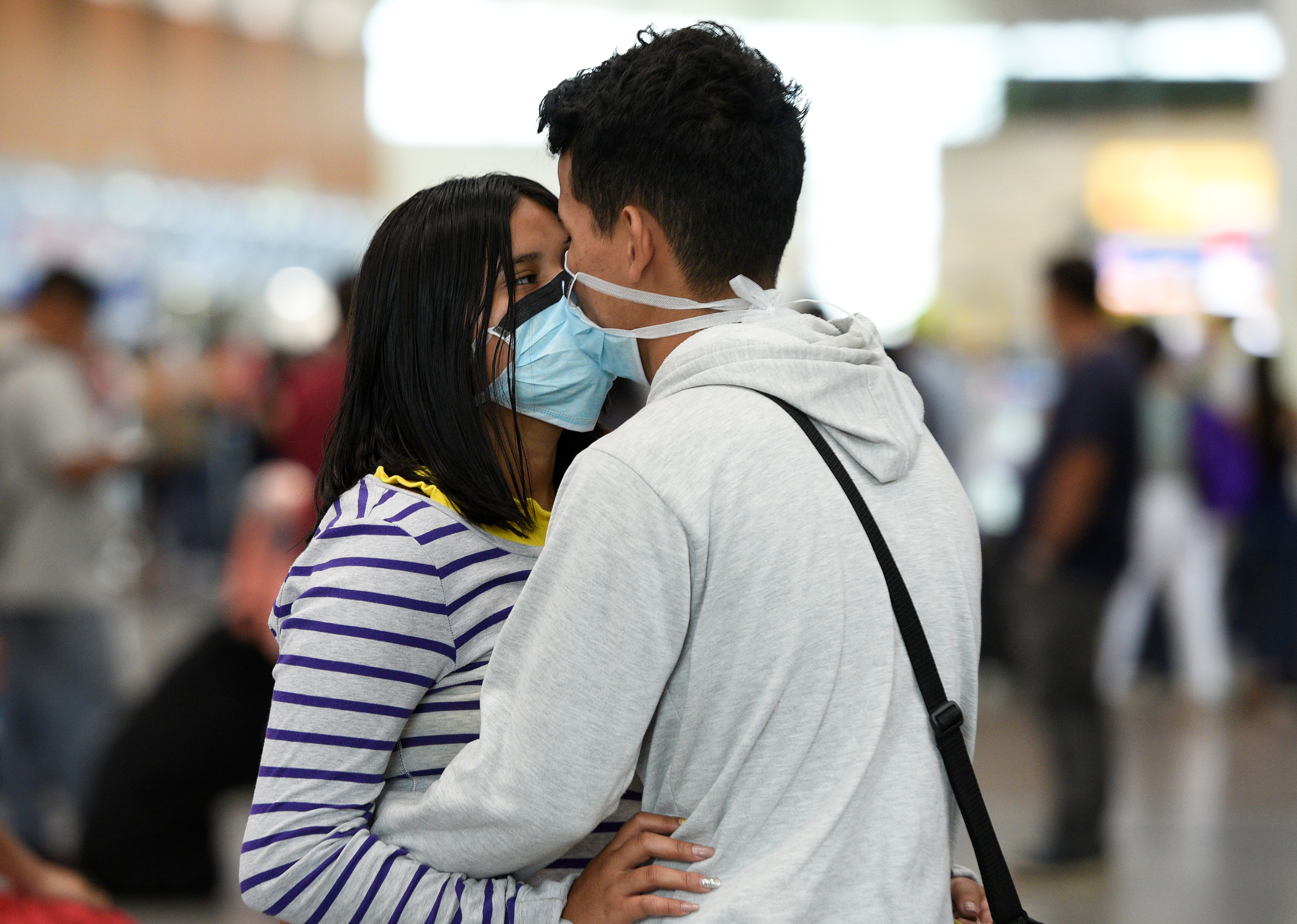 Ecuador prohíbe vuelos e ingreso internacionales por coronavirus
