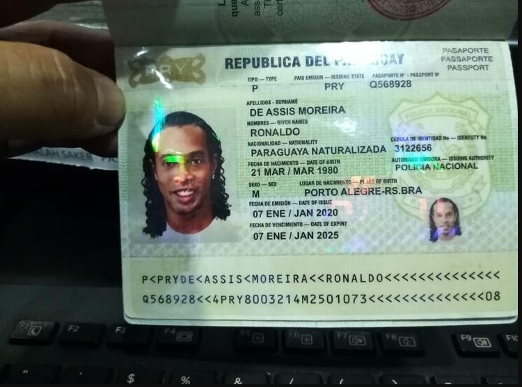 Se filtró el pasaporte falso de Ronaldinho con el que ingresó a Paraguay (FOTO)