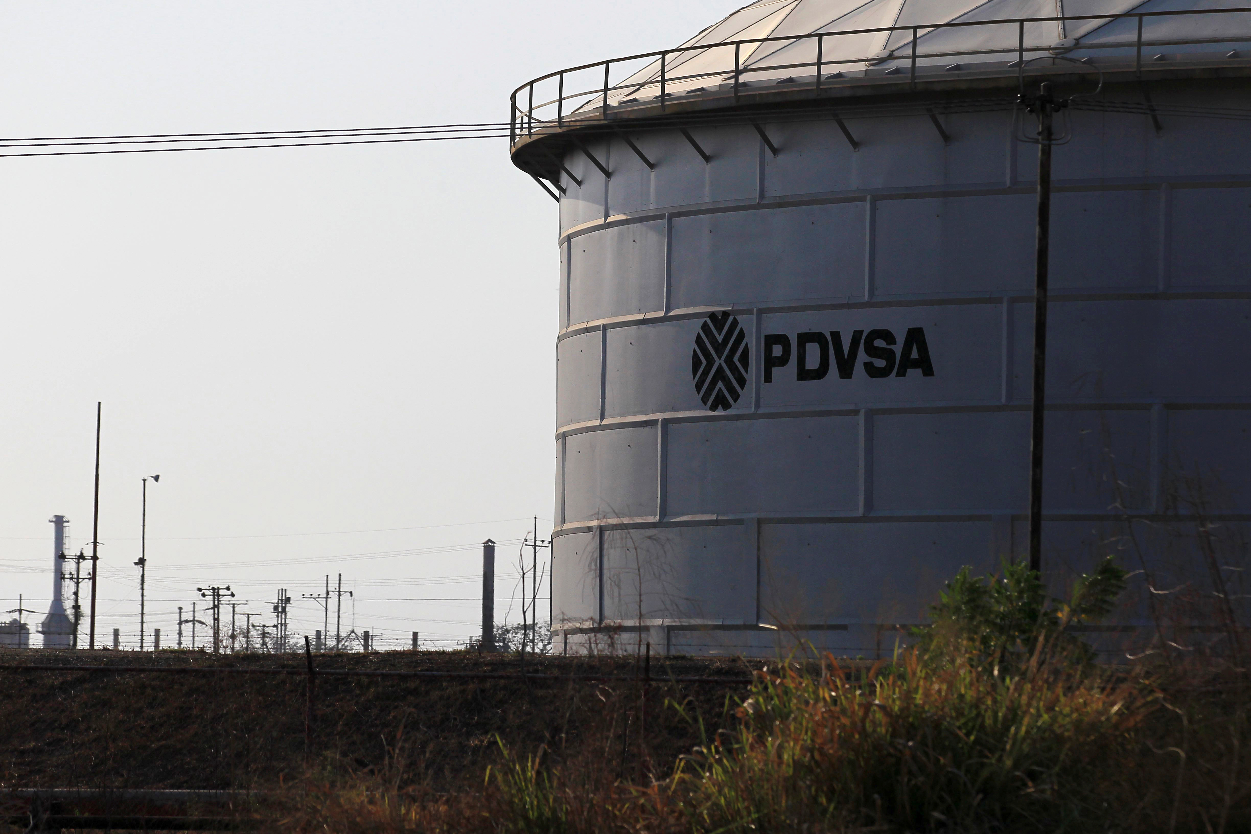 Pdvsa discute con privados plan para pagar con combustible reparaciones de las refinerías