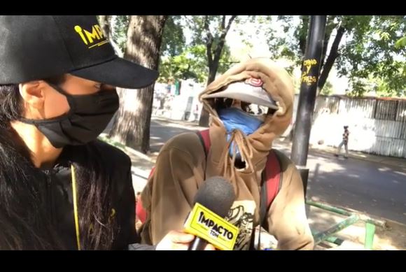 Esbirro del régimen intimidó a periodista Natalia Roca durante cobertura en Quinta Crespo (Video)