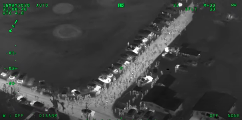 Policía acaba con fiesta masiva y violenta en medio de pandemia en Florida (VIDEO)