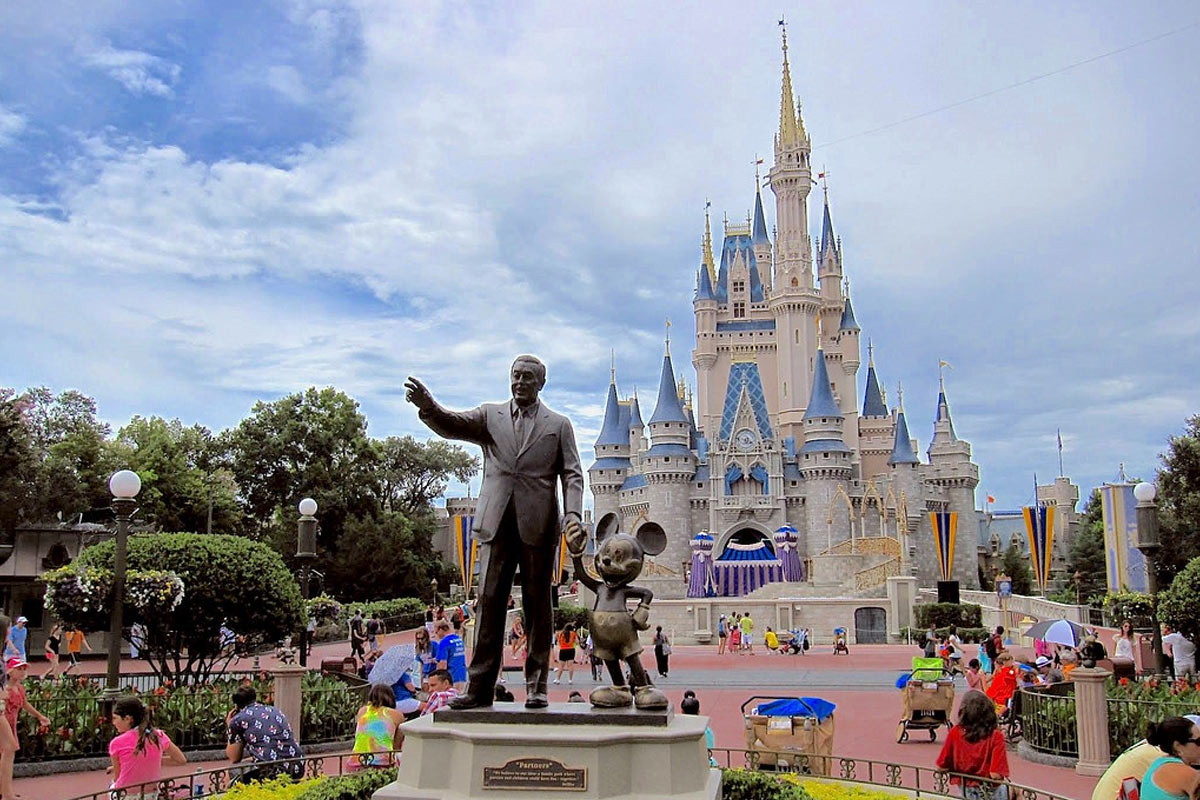 Gobernador de Florida acabó con el autogobierno de Walt Disney World