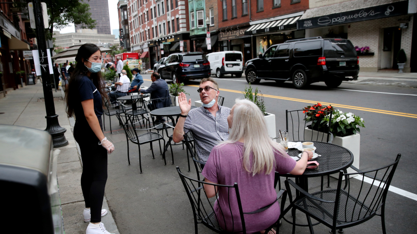 Restaurantes y parques infantiles se activaron tras la segunda fase de reapertura en Nueva York