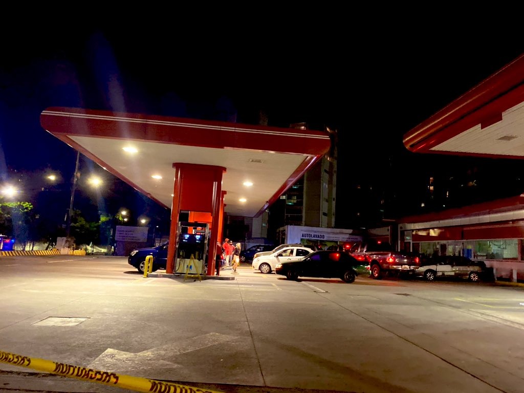 Estaciones de servicio en Caracas se mantendrán suministrando gasolina las 24 horas