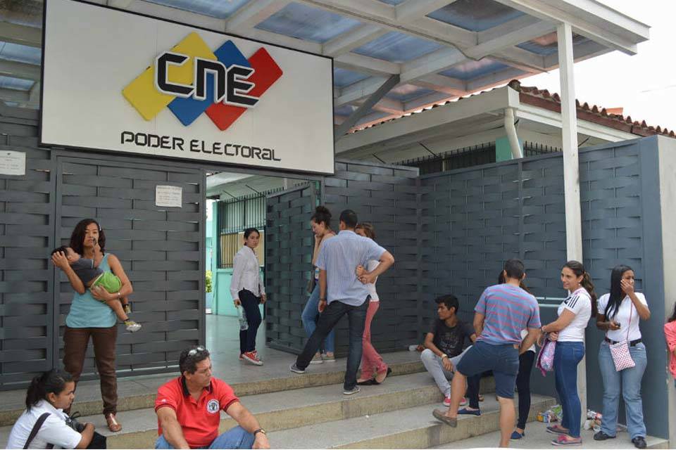 Denuncian cambios de centros de votación por parte del CNE sin autorización