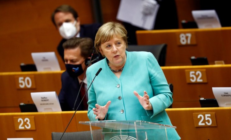 Angela Merkel: La pandemia no puede ser combatida con mentiras, el populismo está mostrando sus límites