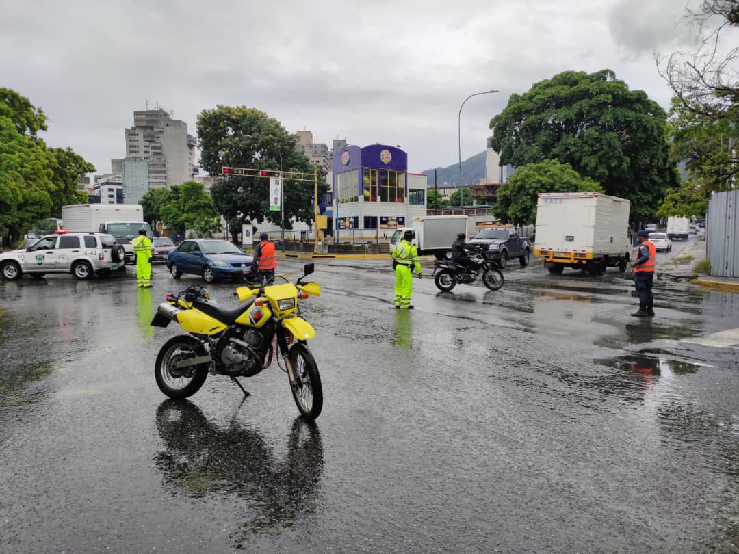 EN FOTOS: Vías en Caracas se encuentran colapsadas por intensas lluvias #7Jul