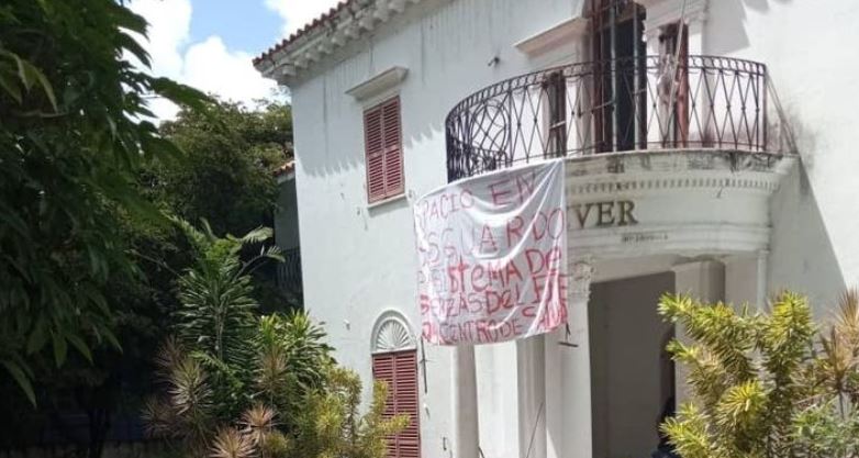 En Imágenes: Chavismo tomó la Quinta Mansión Forever en Caracas para ingresar a contagiados