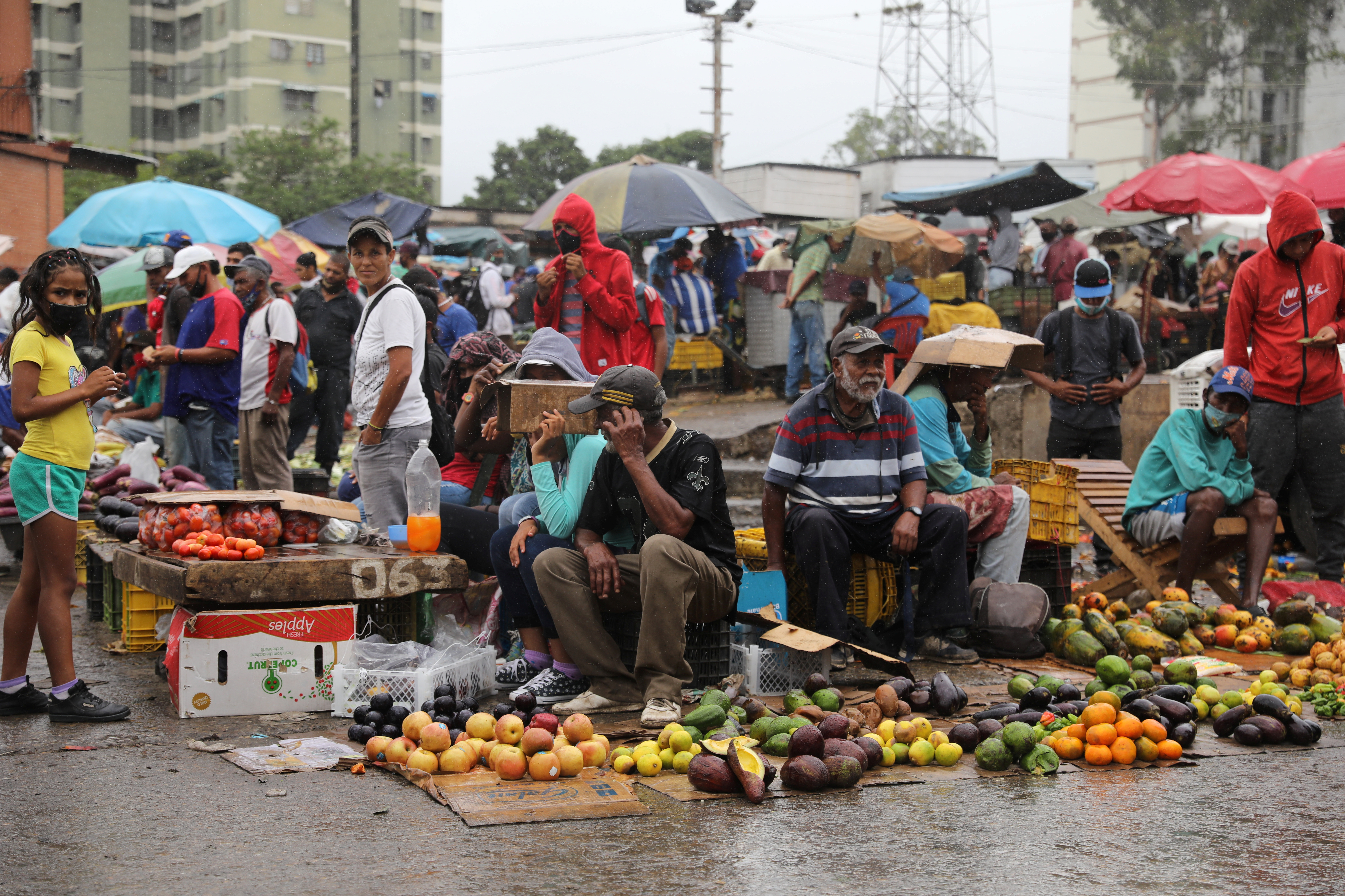 La alimentación del venezolano carece de los nutrientes necesarios, asegura especialista