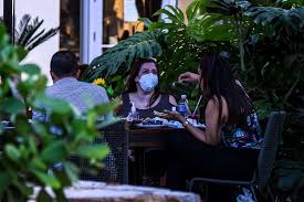 Restaurantes de Miami-Dade reabrirán con capacidad limitada a partir del #31Ago