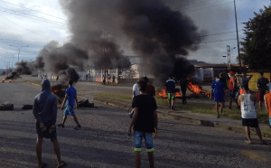 En llamas: Descontento popular en Cojedes se redobló ante la escasez de gasolina (Fotos y Video)