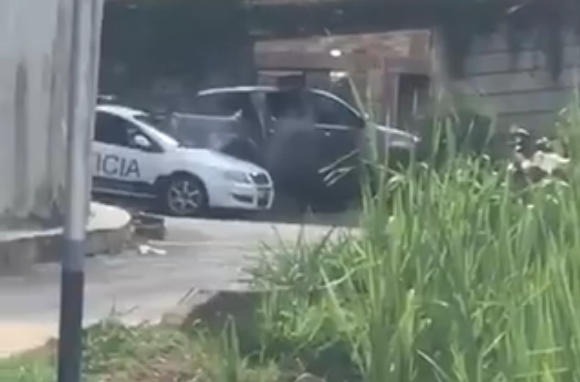 EN VIDEO: El momento cuando secuestradores chocaron una patrulla para huir en El Hatillo