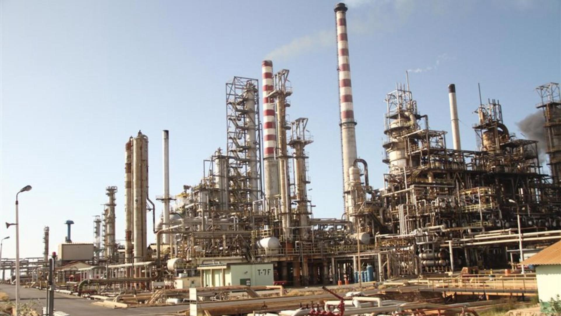 Crónica de una muerte anunciada: Paralizada la producción de gasolina en la refinería Cardón