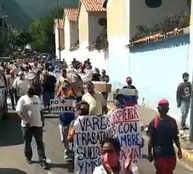 En Vargas maestros salen a la calle marchando con grito”Somos docentes, no somos delicuentes” #5Oct (VIDEO)