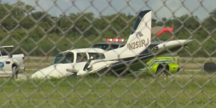 Avión perdió el tren de aterrizaje en la pista 9 del aeropuerto ejecutivo de Miami