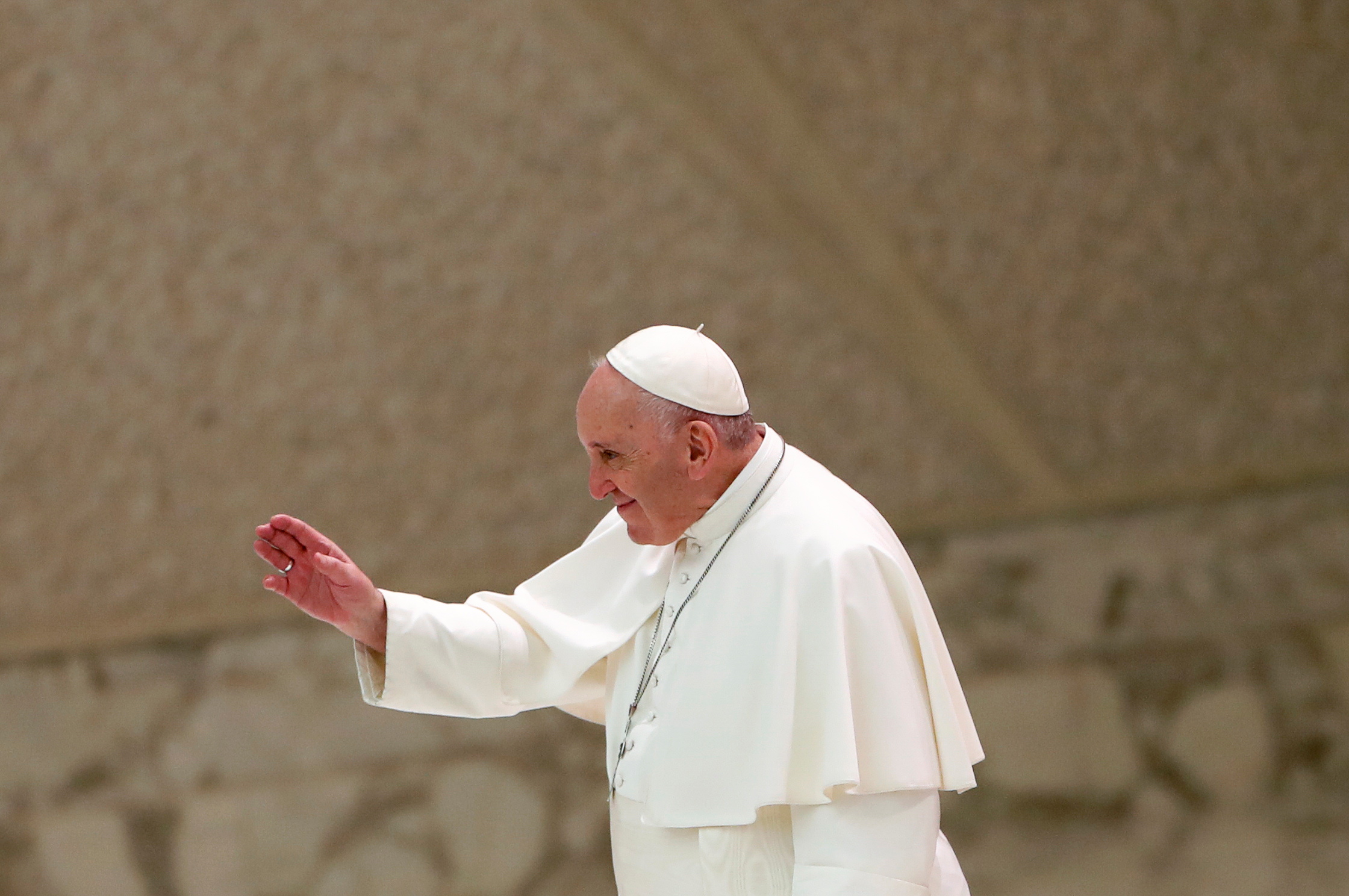 El papa Francisco pide rezar por quienes murieron del coronavirus en soledad
