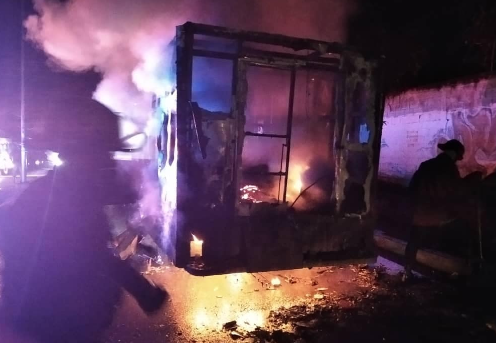 Atacaron ambulancia que trasladaba a un funcionario policial herido en Maracay (Video)