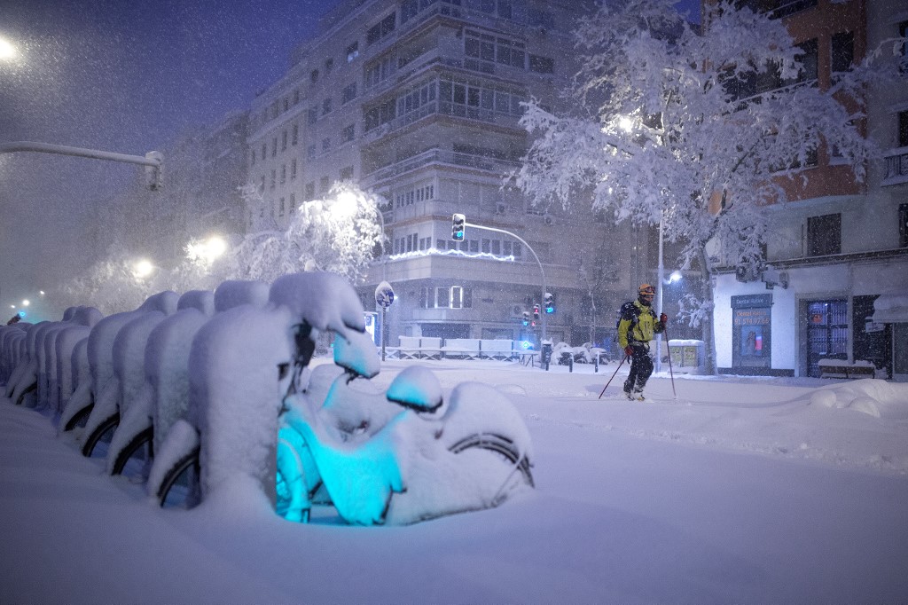 Madrid cerrará todos los centros educativos el lunes y el martes por la nevada