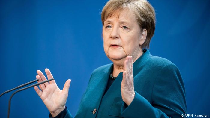 Merkel considera “problemática” la suspensión de la cuenta Twitter de Trump