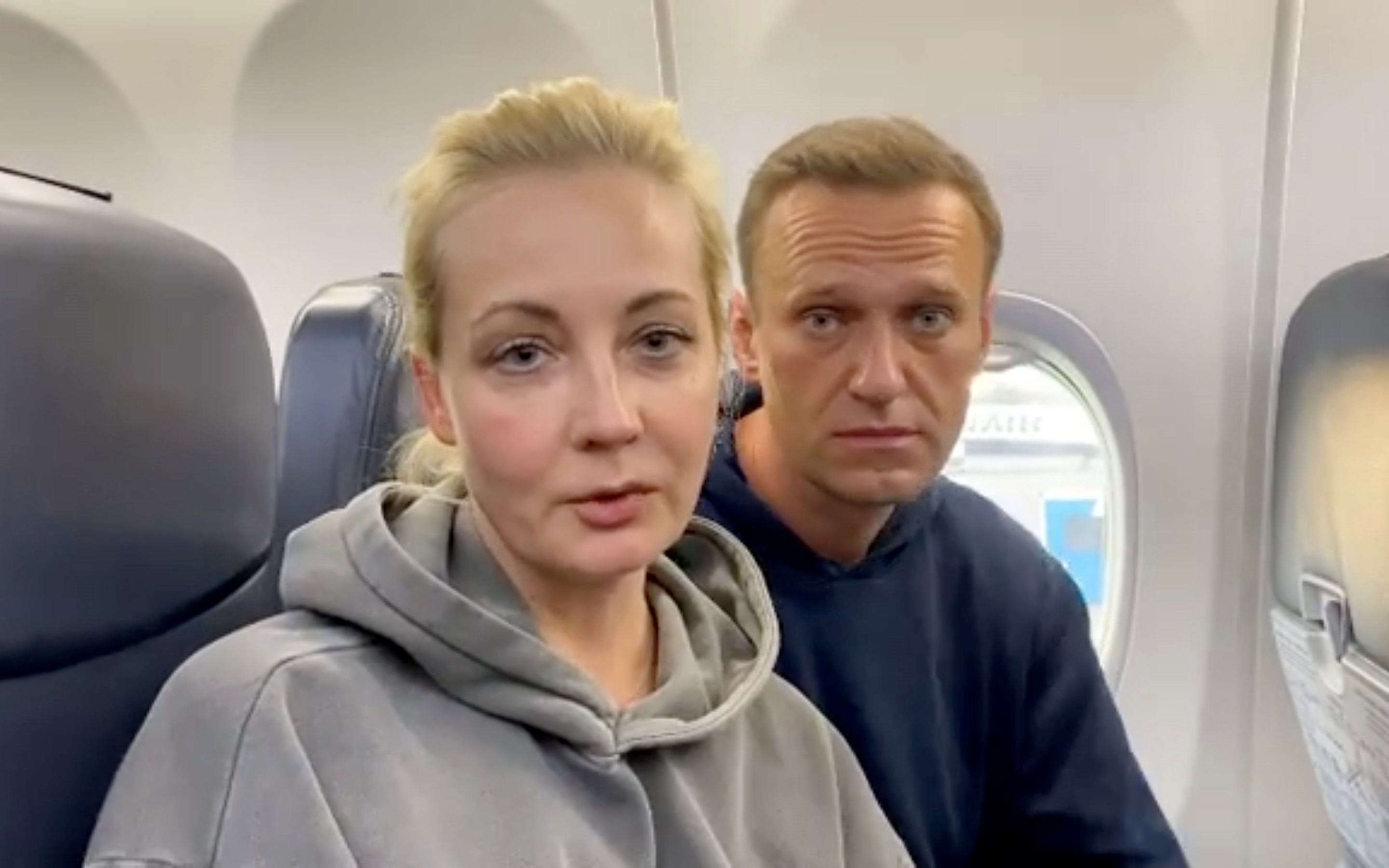 El opositor ruso Navalny partió de regreso a Moscú desde Alemania