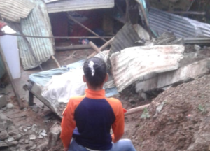 Derrumbe en Ocumare del Tuy dejó saldo de dos fallecidos, entre ellos un menor de seis años