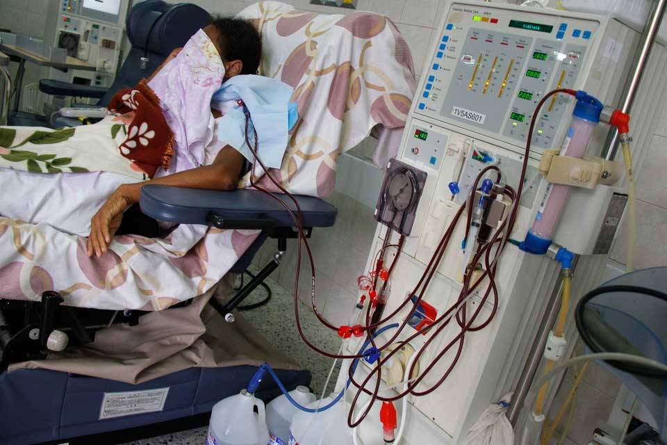 Dializarse, el calvario de los pacientes renales en Venezuela