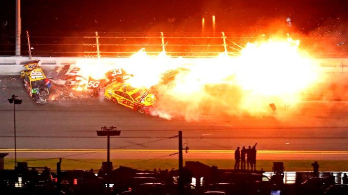 Espeluznantes choques en las 500 Millas de Daytona (VIDEOS)