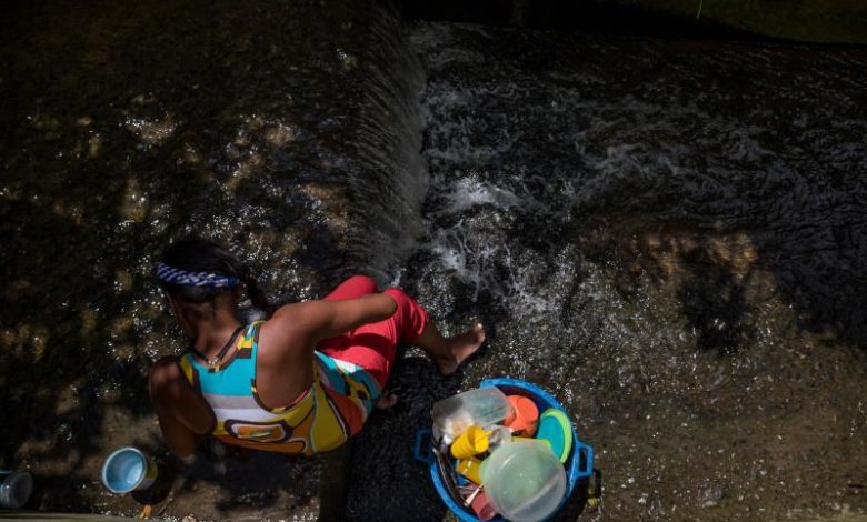 Caracas, a city without running water