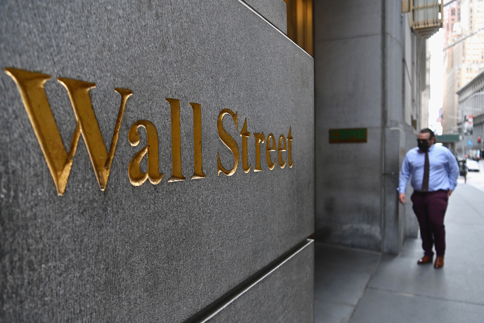 Wall Street terminó en positivo una semana de volatilidad