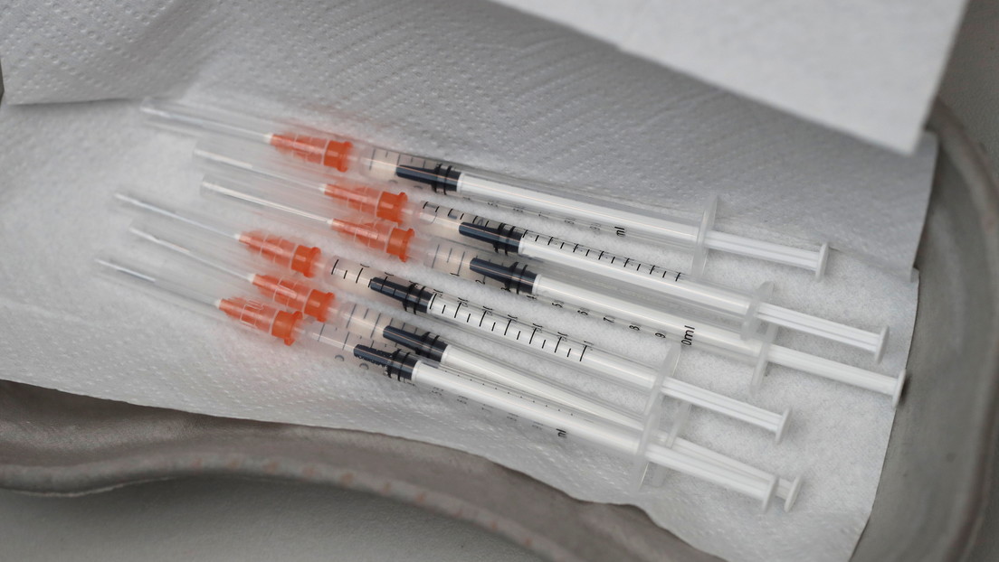 China desmantela una red de tráfico de vacunas falsas contra el Covid-19