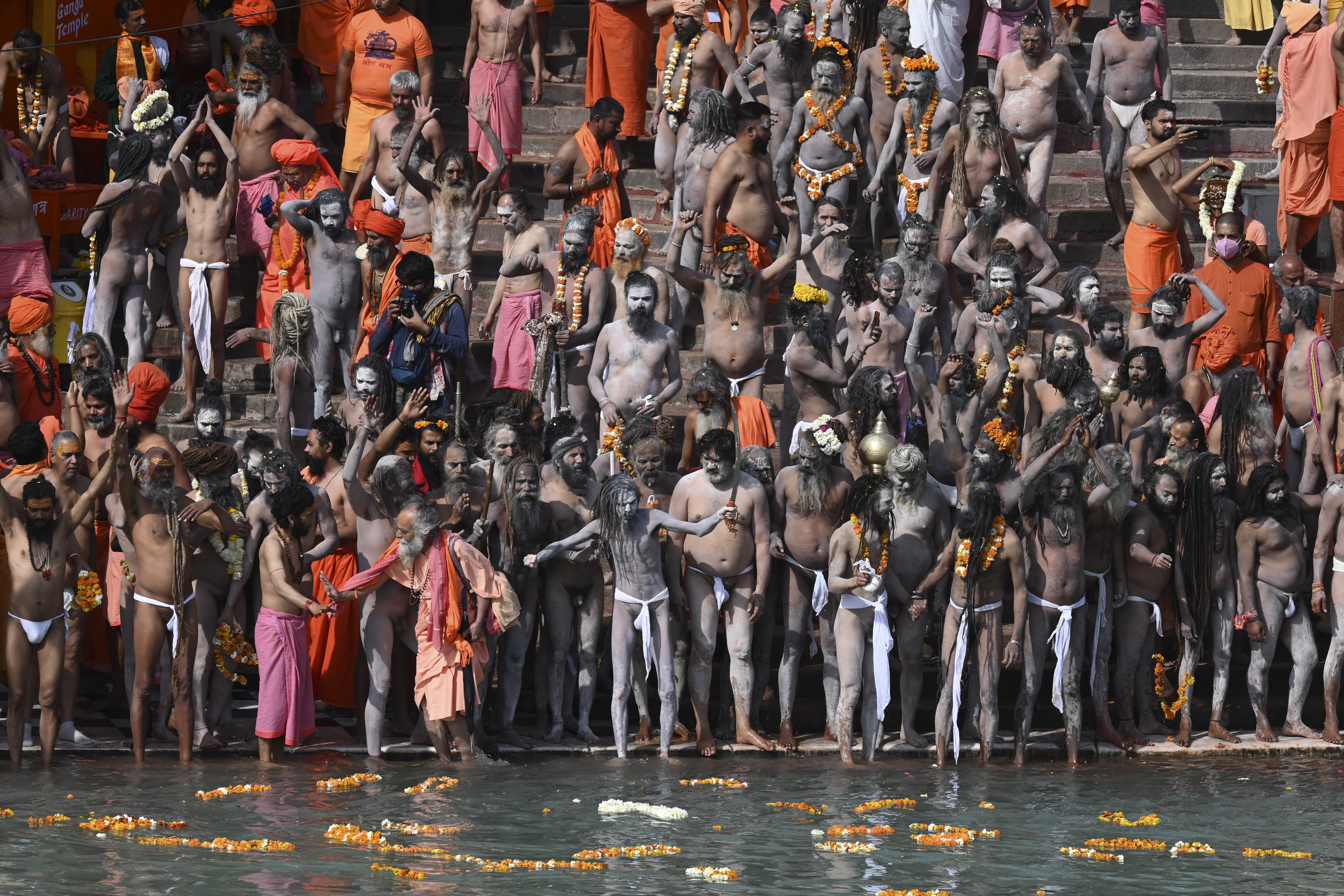 VIDEO: Así fue el Kumbh Mela, celebración hindú que se llevó a cabo pese al Covid-19