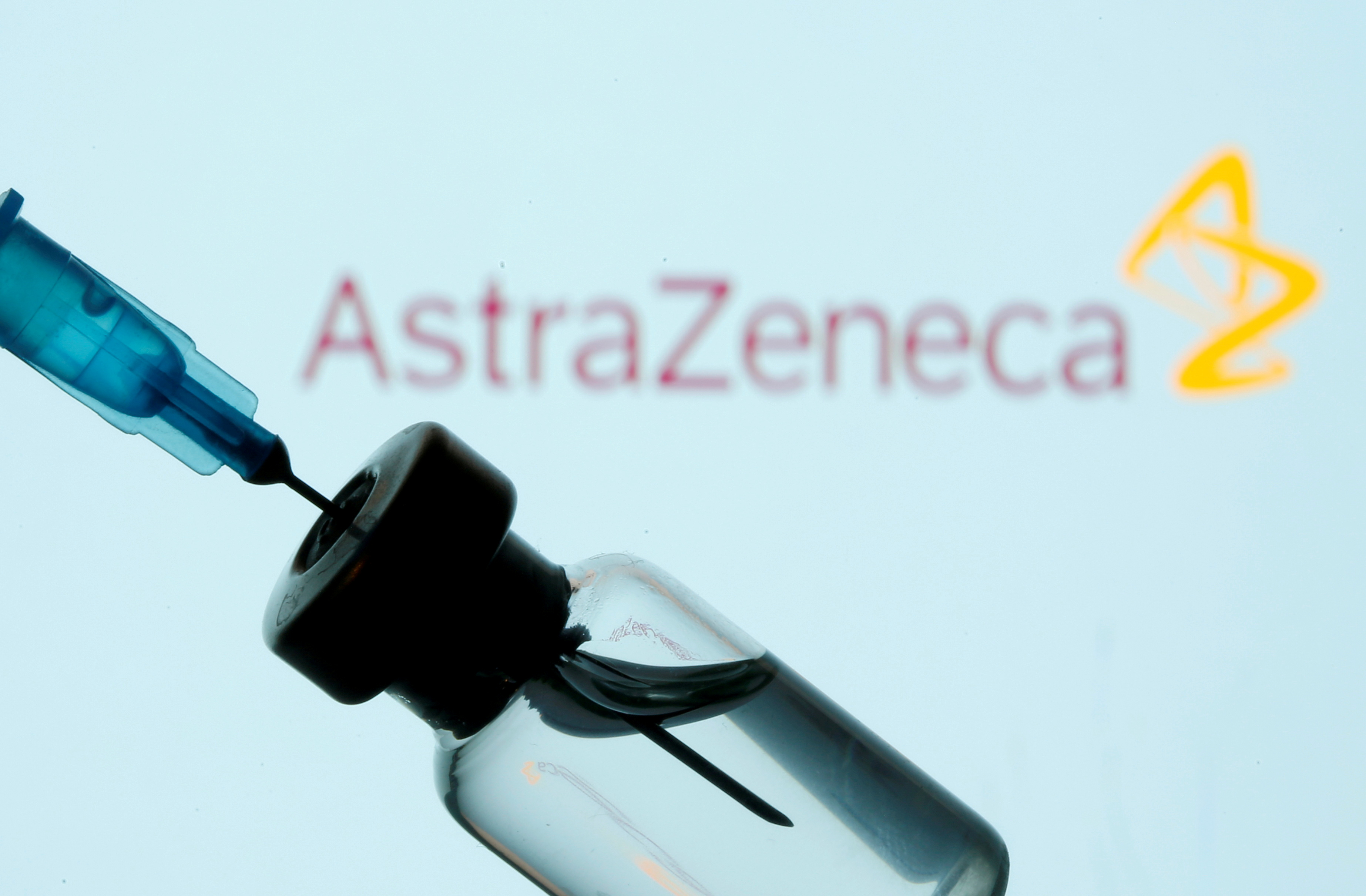 Llegan a Argentina más de 200 mil dosis de la vacuna contra el coronavirus de AstraZeneca