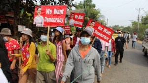 EEUU ordenó la salida de sus empleados públicos no esenciales de Myanmar tras los fuertes disturbios