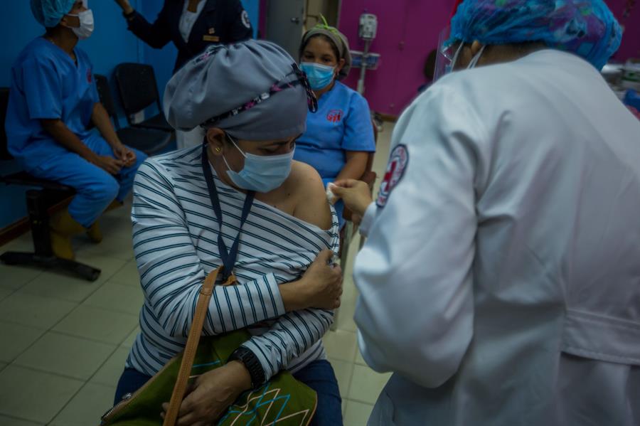 Denuncian que en El Tigre no hay dosis de refuerzo de la vacuna rusa