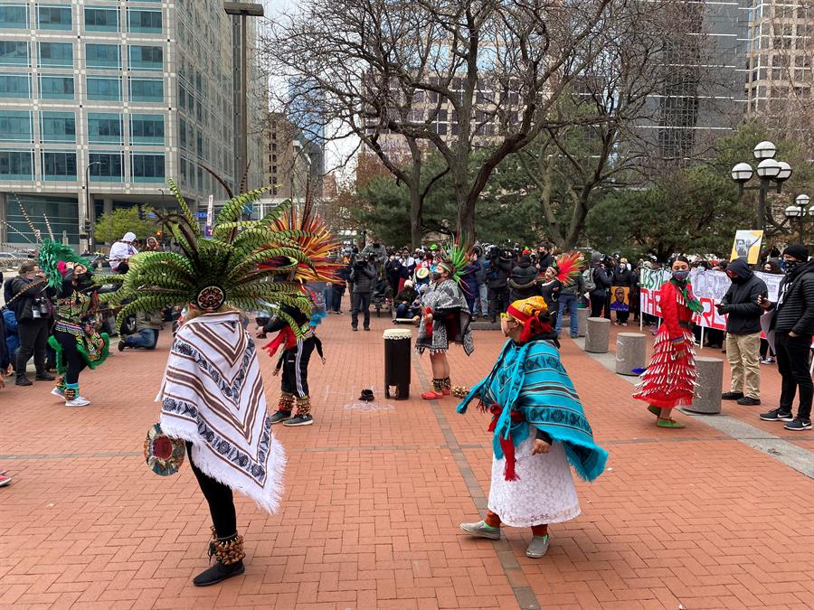 Una danza ancestral de los nahuas para conjurar el veredicto contra Derek Chauvin
