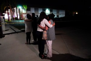 Sospechoso del tiroteo en California cerró puertas del edificio antes de la masacre