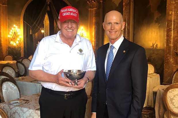 Trump recibió Premio Campeón de la Libertad del grupo republicano del Senado